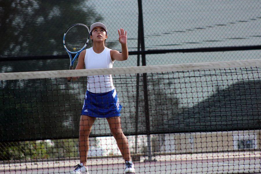 Catalina Vanegas prepares for the volley.