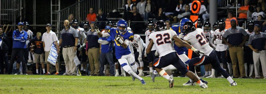 Jarren Ford outrunning the defenders. 