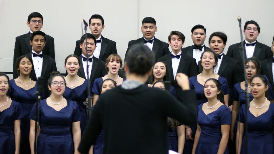 Chamber choir being conducted by Mrs. Escovar