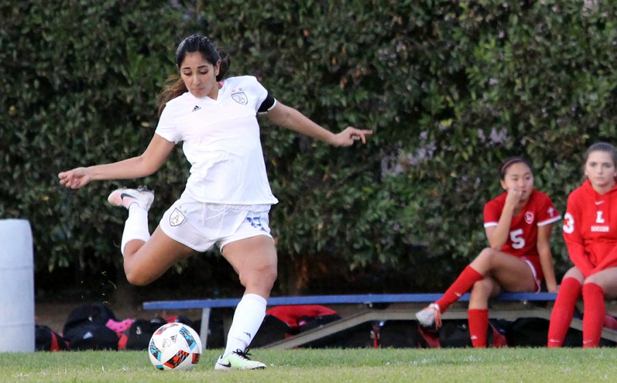 Bishop+Amat+girls+soccer+stars+shine+on+and+off+the+field