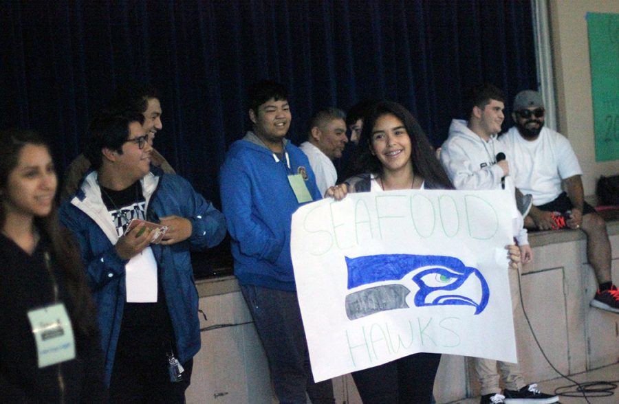 Participants present their fasting football team.