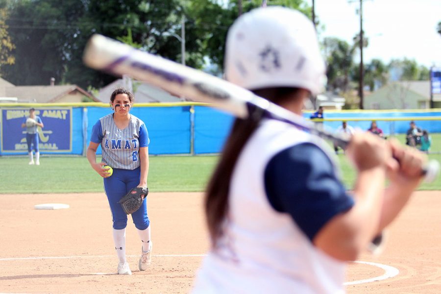 Bishop Amat softball defeats St. Paul to maintain first in league